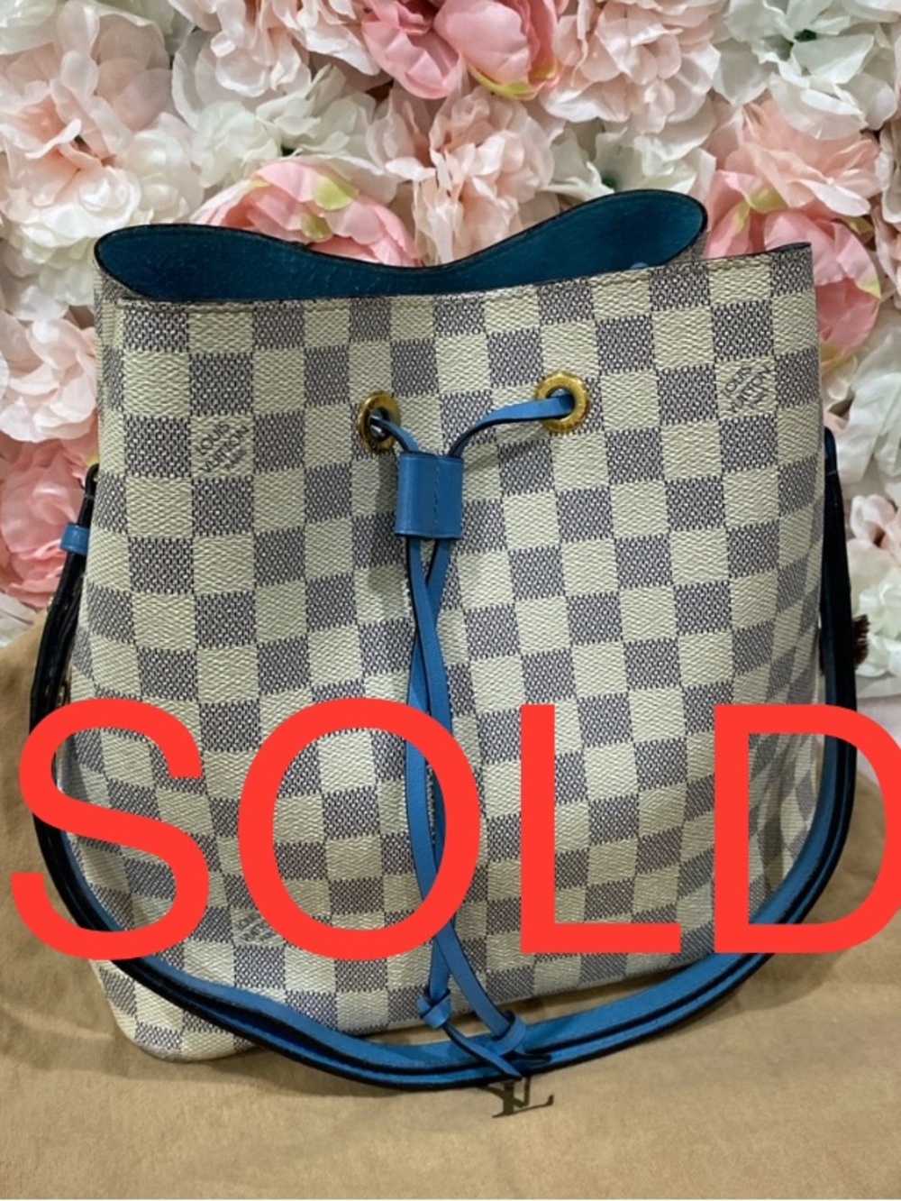 ***SOLD***Louis Vuitton Damier Azur NeoNoe MM Bucket Bag